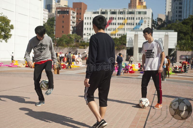 TAIPEI, TAIWAN - JANEIRO DE 2008: Grupo Sem Nome De Idosos Joga Xadrez  Chinês Xianaquiano Próximo à Rua Em Taipei Em 8 De Janeiro Imagem de Stock  Editorial - Imagem de divertimento, cidade: 198253819