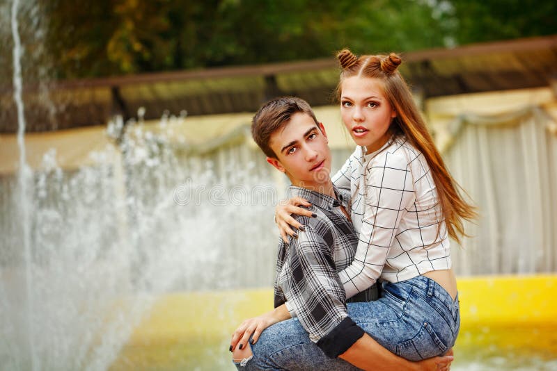 V-neck T-shirt In Pure Linen - Ige Netton - Foto 9