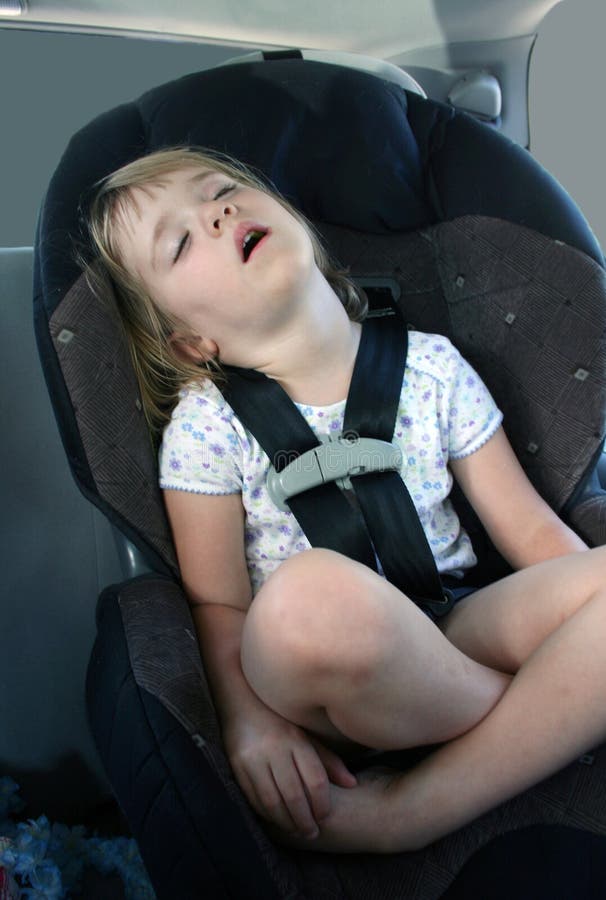 Adormecido no assento de carro