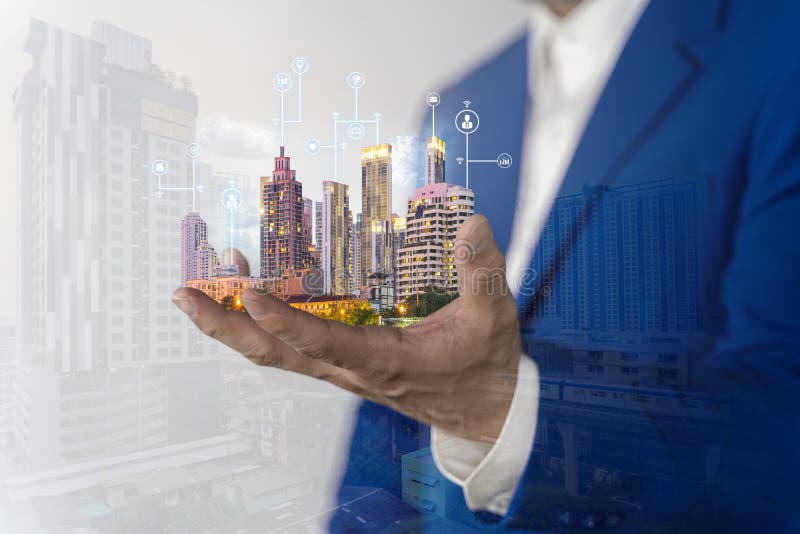 Comunicații avansate și conexiune la rețeaua globală de internet în orașe inteligente. concept de conectare digitală wireless 5g stock photo