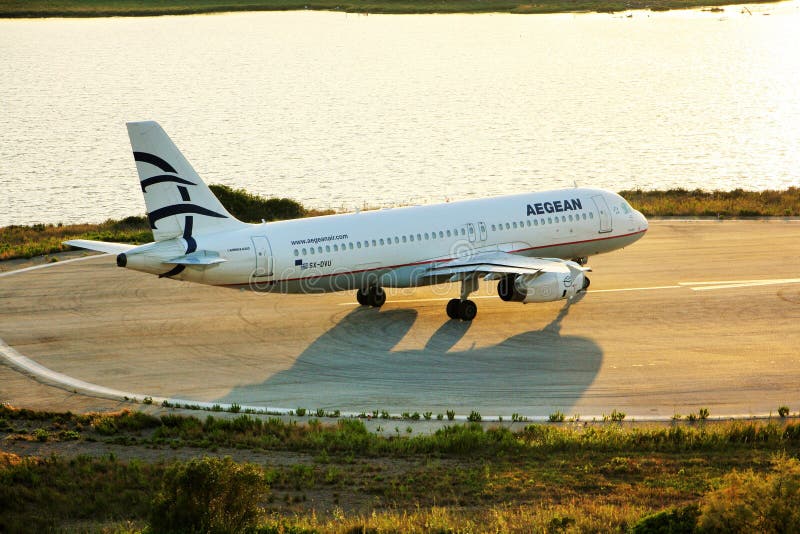 Aegean Airlines-vliegtuigen royalty-vrije stock fotografie Aegean Airlines-vliegtuigen royalty-vrije stock fotografie