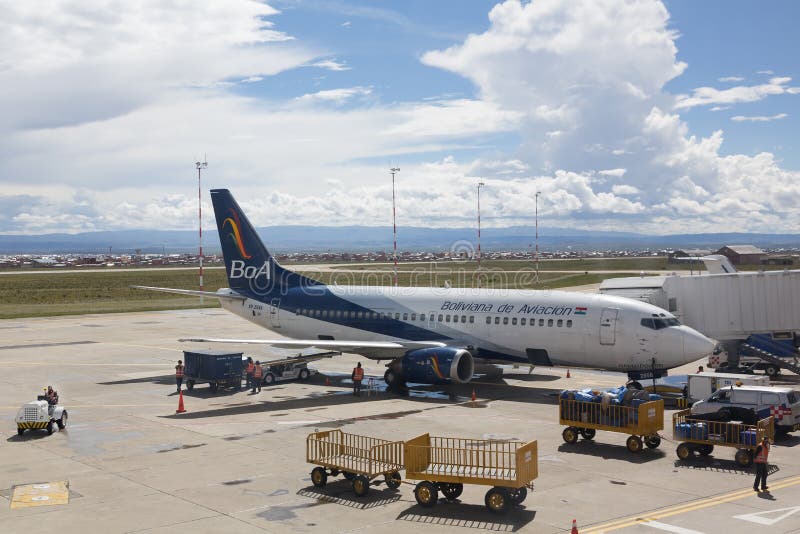 Aereo di Boliviana de Aviacion al EL Alto International Airport immagine stock libera da diritti Aereo di Boliviana de Aviacion al EL Alto International Airport immagine stock libera da diritti