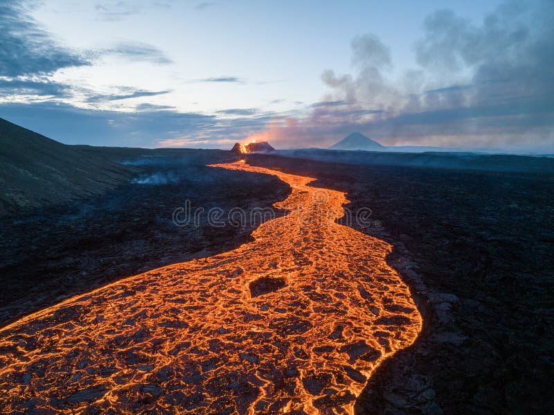 Aereriskt panoramatiskt synfält av vulkanutbrottet litlihrutur hill royaltyfri foto