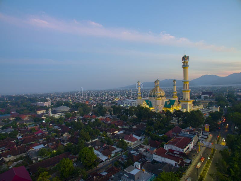 Aerial Moschee am Morgen stockbild Aerial Moschee am Morgen stockbild
