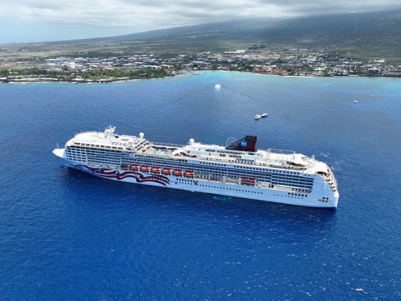 cruise ship in kona today