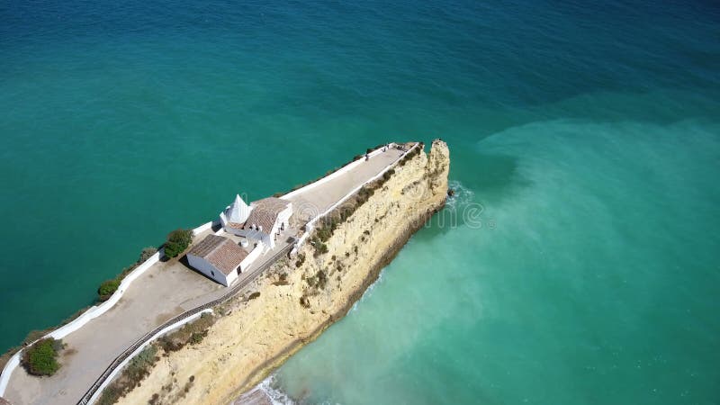 aerial Video vom Himmel, der Strand Stadt-Armacao de Pera Algarve