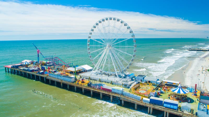 AERIAL VIEW OF ATLANTIC CITY BOARDWALK AND STEEL PIER. NEW JERSEY. USA.