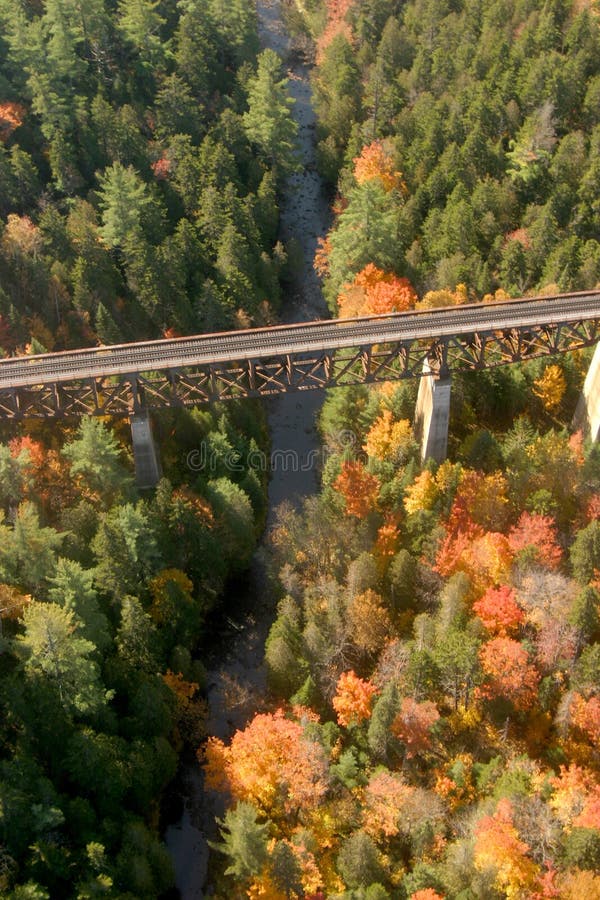 aerial-view-of-the-changing-fall-colors-of-new-england-stock-photo