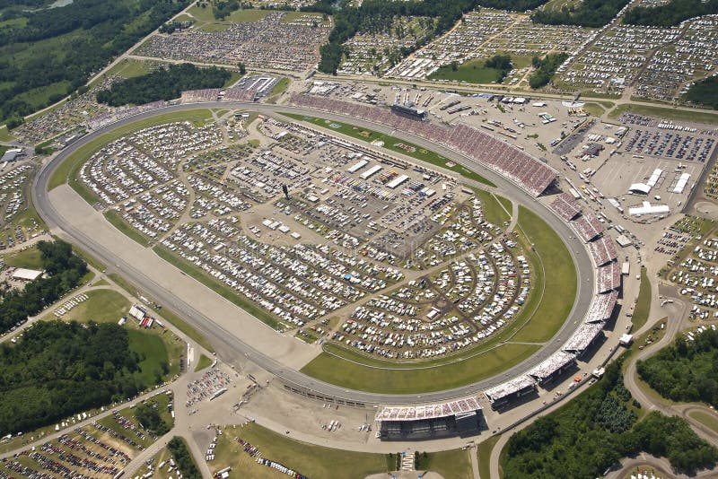 Aerial View NASCAR Lifelock 400 Editorial Photography - Image of miles ...