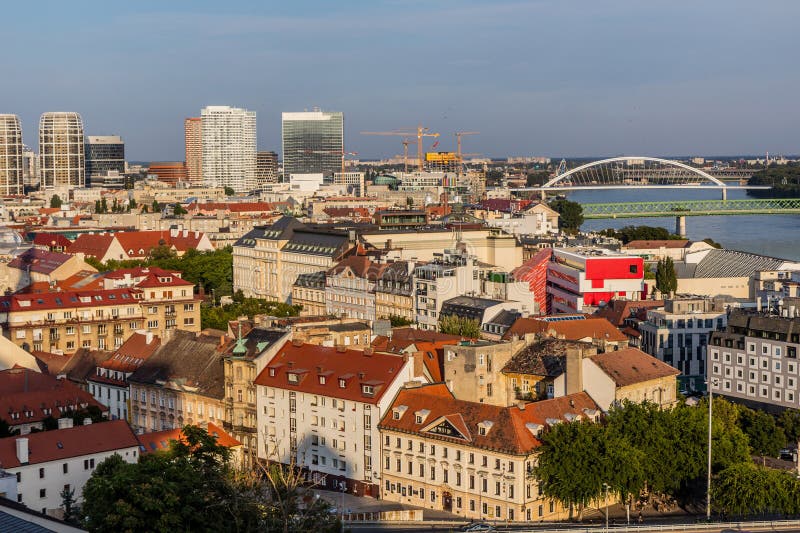 Letecký pohľad na staré mesto v Bratislave