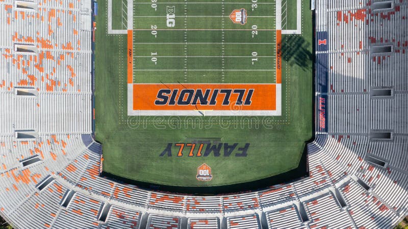 O imagine aeriană a stadionului universitar Illinoismemorial din Champaign il. stock images