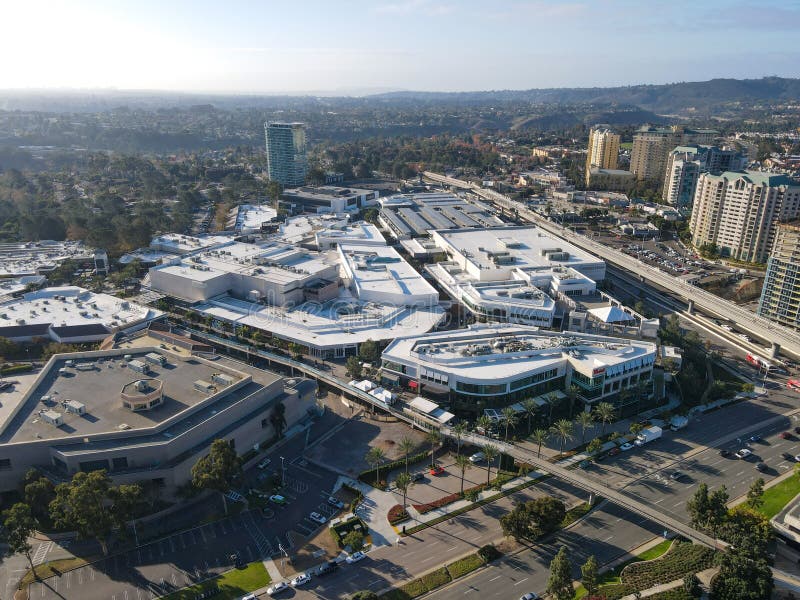 UTC Westfield Shopping Mall at University Town Centre .Outdoor shopping  center with upmarket chain retailers, a movie theater, restaurants. .La  Jolla, San Diego, California, USA. March 23rd, 2019 Stock Photo - Alamy