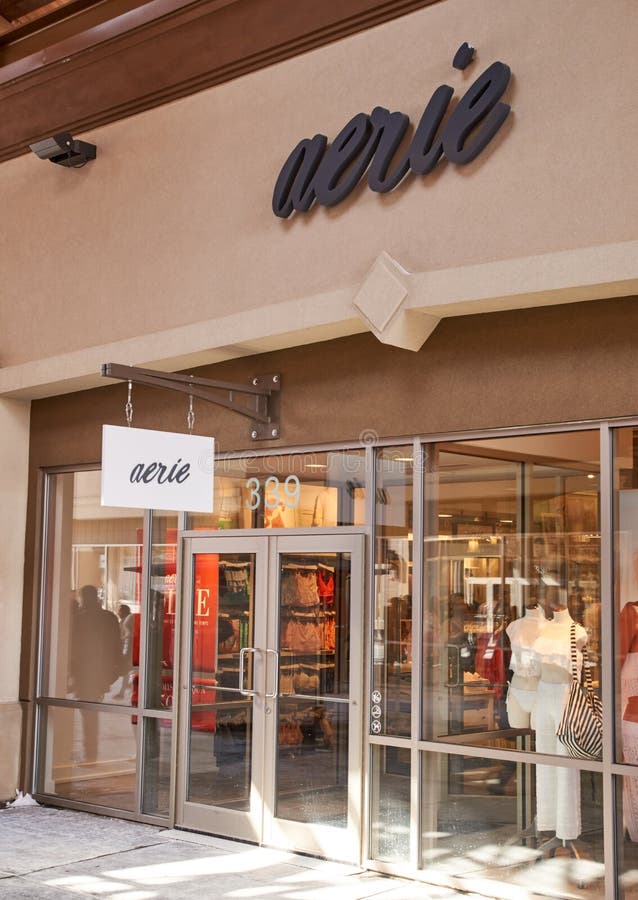 Aerie outlet. editorial photo. Image of mall, aerie, metal - 67924726