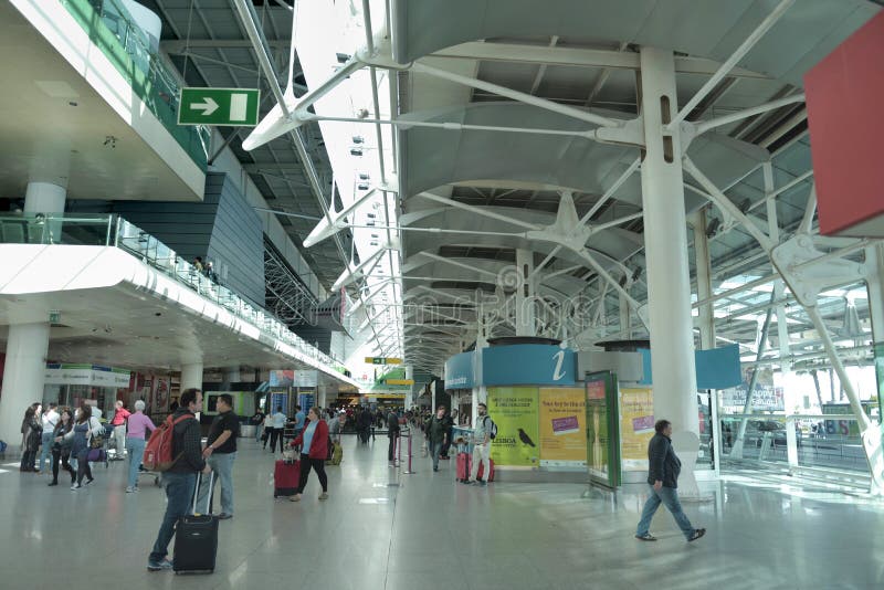Aeropuerto De Lisboa Terminal 1 Imagen editorial Imagen de plano