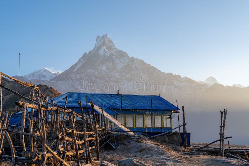 Aervy över bedövande nepalese himalayan-scenery.