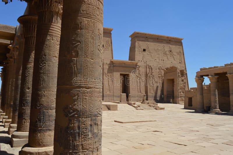 Afbeeldingen Van Oud Egypte Bij Philaetempel, Aswan Stock Afbeelding Image of pictogram