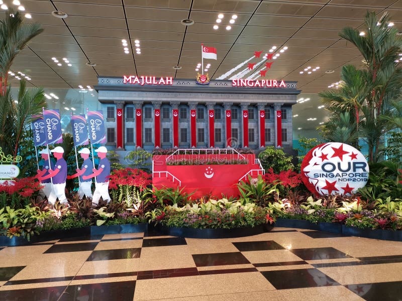 Affichage du jour national 2019 de Singapour à l'aéroport de Changi images libres de droits Affichage du jour national 2019 de Singapour à l'aéroport de Changi images libres de droits