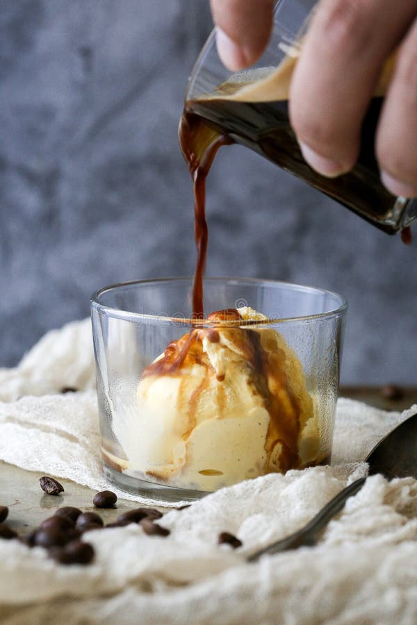 illy® Caffe Vanilla Affogato