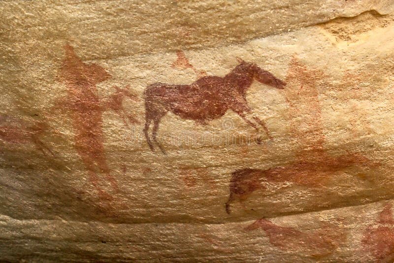 Prehistórico los animales baterias en la roca obras de arte en montanas de sur.