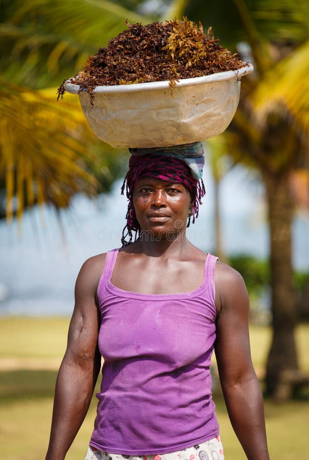 African Woman Carry Things On Her Head Editorial Photo Image 41492476