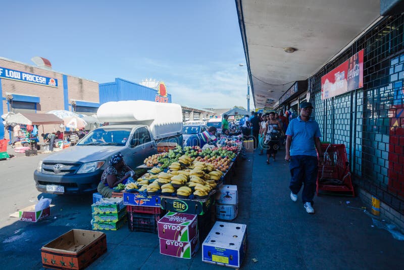 Afrikanische Obst- und Gemüsehändler stockfotos