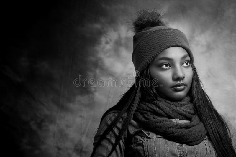 Afroamerikaner-weibliches Schwarzweiss stockfoto Afroamerikaner-weibliches Schwarzweiss stockfoto