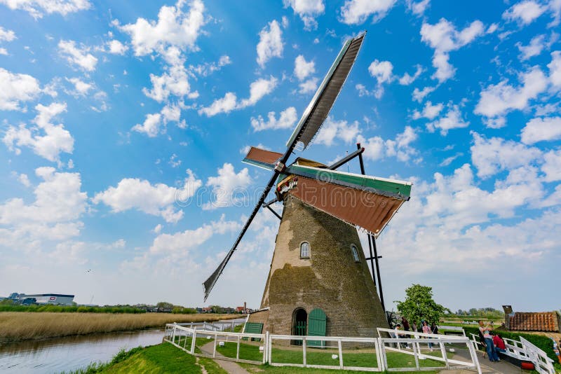 Afternoon view of the famous Museummolen Nederwaard No. 2 in Kin