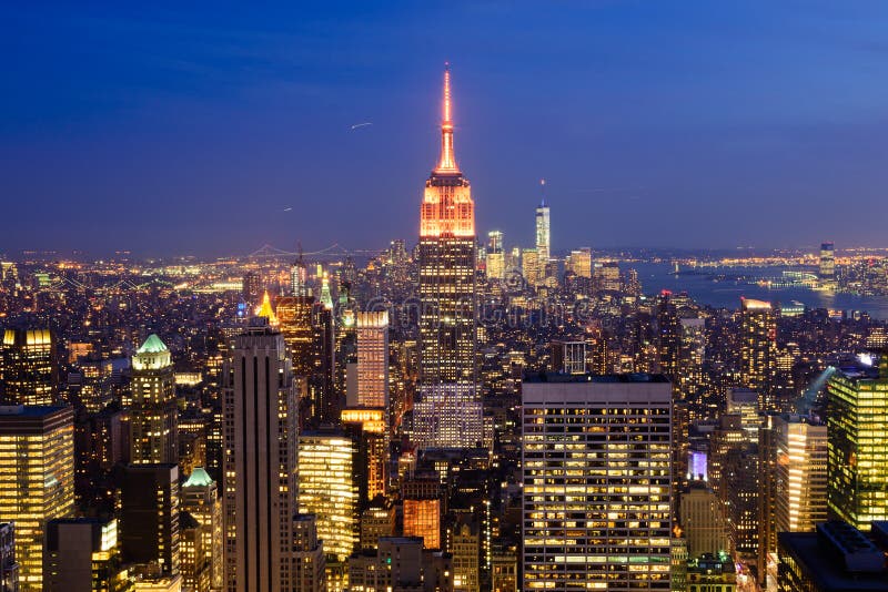 Aftonsikt av New York City, USA arkivbilder Aftonsikt av New York City, USA arkivbilder