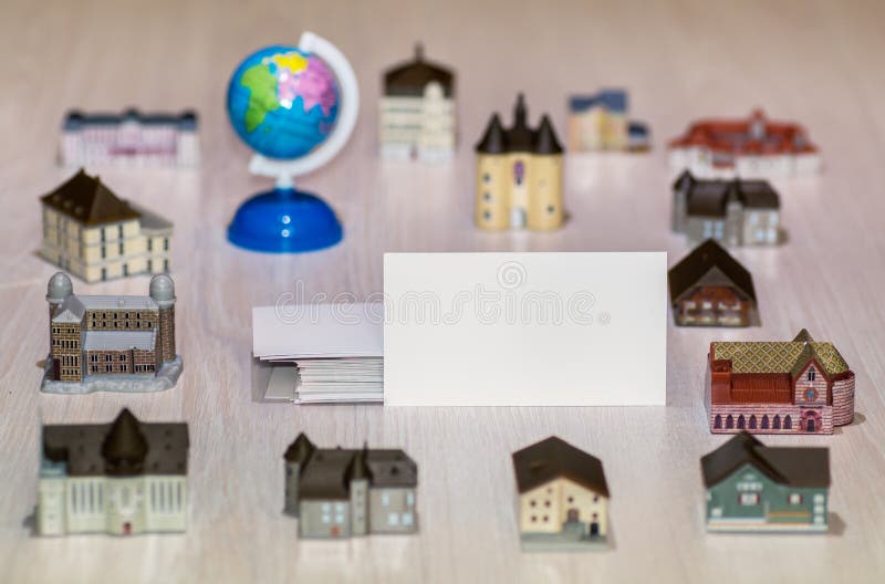Agencias inmobiliarias reales en blanco de la tarjeta de visita, empresas de la construcción Propiedades inmobiliarias en todo el foto de archivo Agencias inmobiliarias reales en blanco de la tarjeta de visita, empresas de la construcción Propiedades inmobiliarias en todo el foto de archivo
