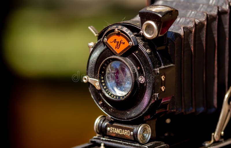 Agfa falcowania kamera - antyki uczciwi w Bucharest zdjęcie stock Agfa falcowania kamera - antyki uczciwi w Bucharest zdjęcie stock