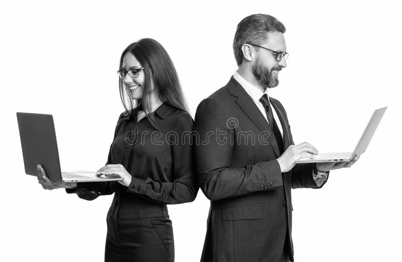 Agiles Geschäft. Remote-Business. Chef und Mitarbeiter mit Laptop. Geschäftsleute isoliert in Weiß. Ferngeschäft stockfoto