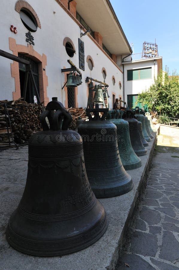 Agnone isernia molise. klockorna. arkivfoto