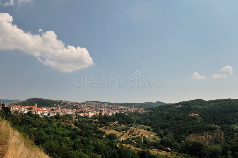 Agnone isernia molise. panorama. arkivbild