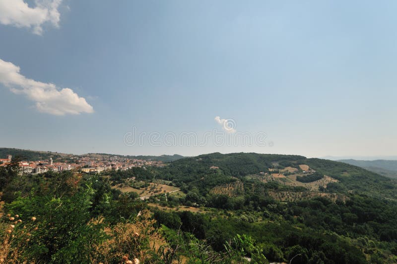 Agnone isernia molise. panorama. arkivbilder