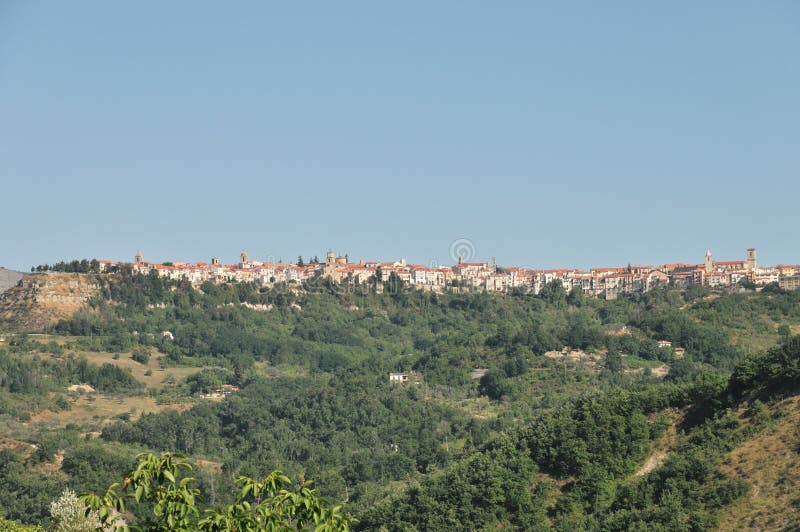 Agnone isernia molise. panorama. arkivbild