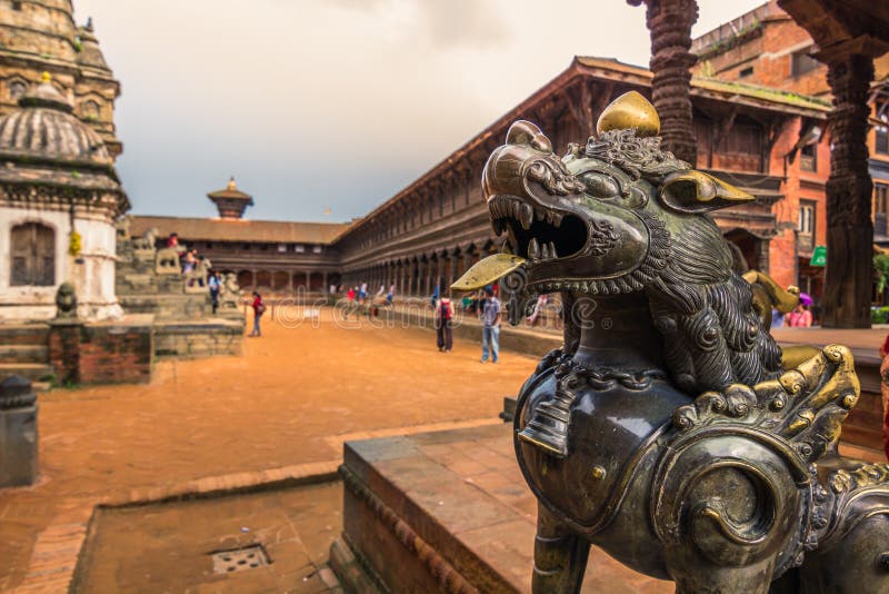 18 agosto 2014 - statua della scimmia in Bhaktapur, Nepal fotografie stock 18 agosto 2014 - statua della scimmia in Bhaktapur, Nepal fotografie stock