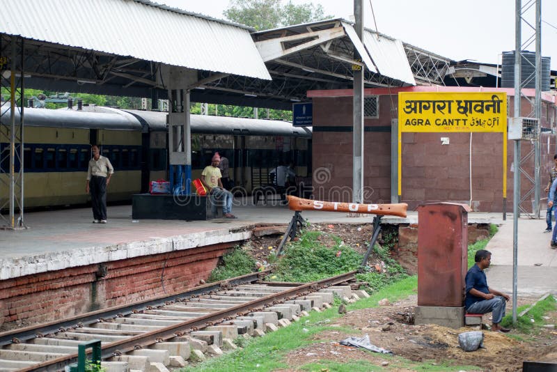 Agra railway station editorial image. Image of person 250354245