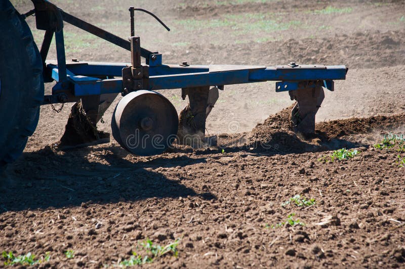 Agriculture avec un tracteur images libres de droits Agriculture avec un tracteur images libres de droits