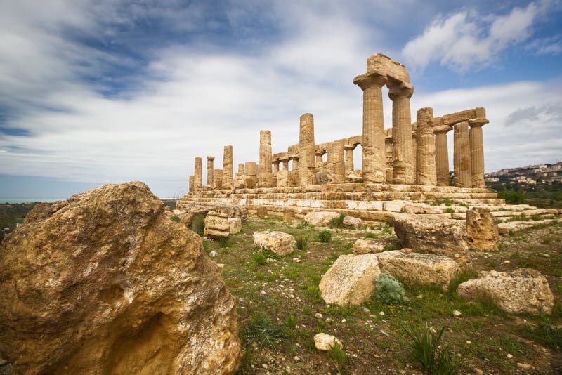 Agrigento, tempiale di Juno fotografie stock libere da diritti Agrigento, tempiale di Juno fotografie stock libere da diritti