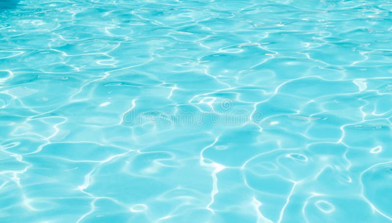 Agua azul en el fondo del extracto del detalle de la ondulación del agua de la piscina imágenes de archivo libres de regalías Agua azul en el fondo del extracto del detalle de la ondulación del agua de la piscina imágenes de archivo libres de regalías