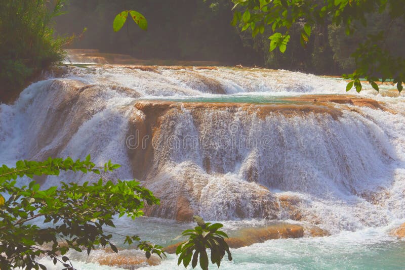 Agua Azul Río Y Cascadas En Chiapas México Xviii Foto de archivo - Imagen de relaje, agua: 205540522 Agua Azul Río Y Cascadas En Chiapas México Xviii Foto de archivo - Imagen de relaje, agua: 205540522