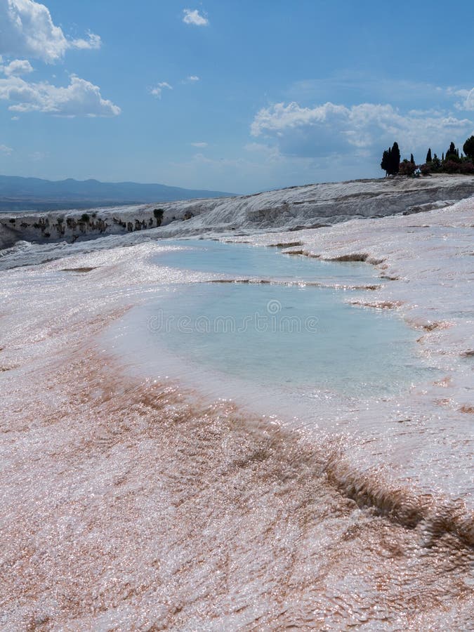 Aguas termales y cascadas en Pamukkale en Turquía fotografía de archivo libre de regalías Aguas termales y cascadas en Pamukkale en Turquía fotografía de archivo libre de regalías
