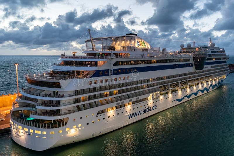cruise ship port in rome