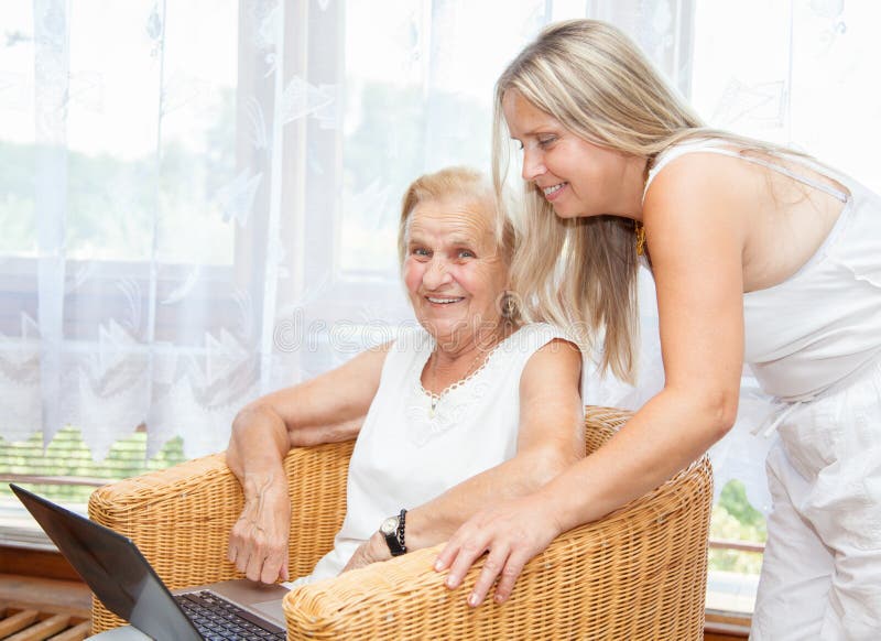 Aide aux nouvelles technologies photos libres de droits