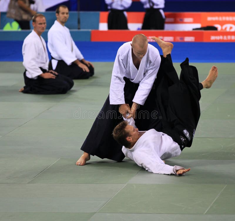 Aikido foto editorial. Imagen de juegos, tradicional 17662351
