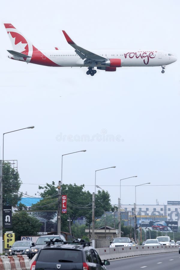 Air Canada-Rouge eerste vlucht aan Boekarest royalty-vrije stock foto's Air Canada-Rouge eerste vlucht aan Boekarest royalty-vrije stock foto's