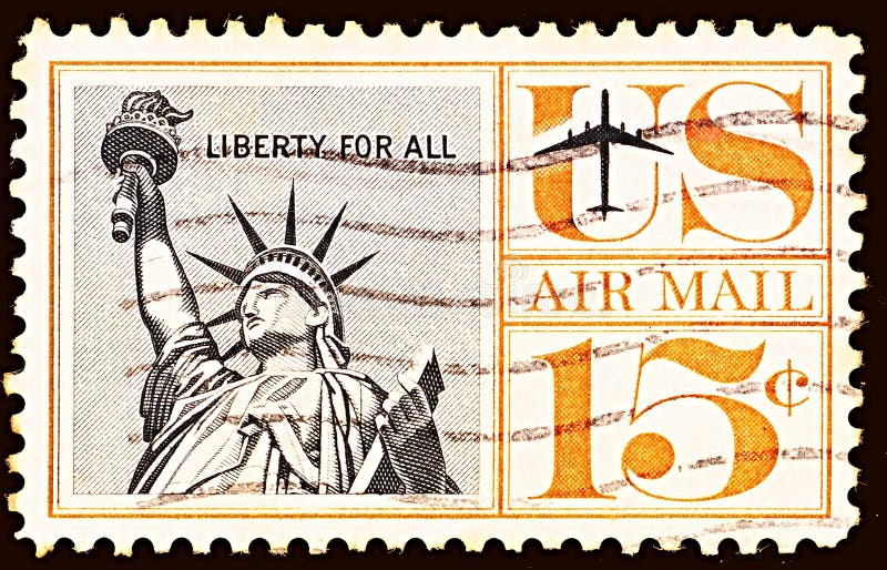 Air Mail Stamp, gedruckt von den Vereinigten Staaten, zeigt Freiheitsstatue lizenzfreies stockfoto Air Mail Stamp, gedruckt von den Vereinigten Staaten, zeigt Freiheitsstatue lizenzfreies stockfoto