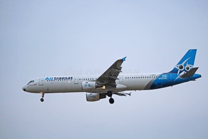 Air Transat Airbus A321-200 früher mit Aeroflot stockfotografie Air Transat Airbus A321-200 früher mit Aeroflot stockfotografie