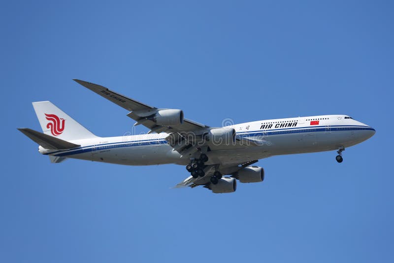 Airbus Swissair A330 στον ουρανό της Νέας Υόρκης πρίν προσγειώνεται στον αερολιμένα JFK στοκ εικόνες Airbus Swissair A330 στον ουρανό της Νέας Υόρκης πρίν προσγειώνεται στον αερολιμένα JFK στοκ εικόνες