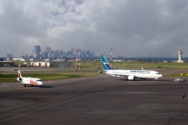 Airplanes at YYC Calgary International Airport